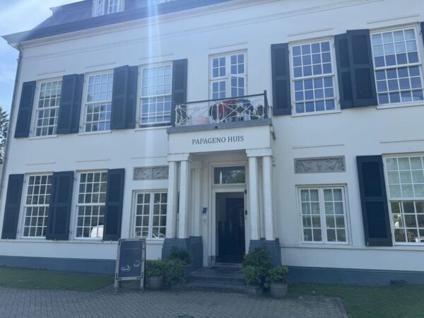 foto Papageno Huis Laren met link naar LinkedIn post